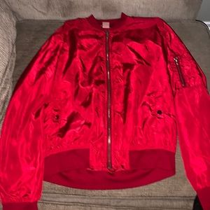 Also like new jacket in very good condition no rips or tear and no tags